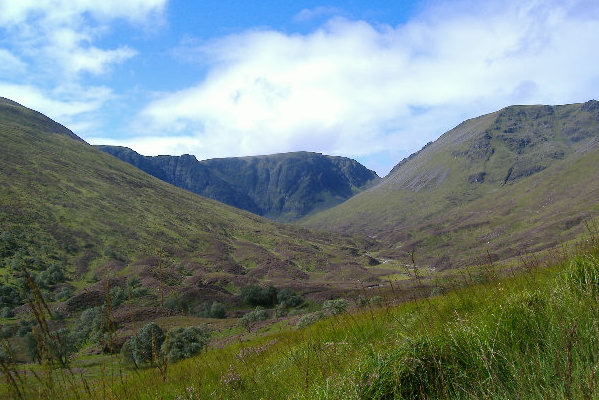 photograph of the cliffs of Creag Meagaidh 