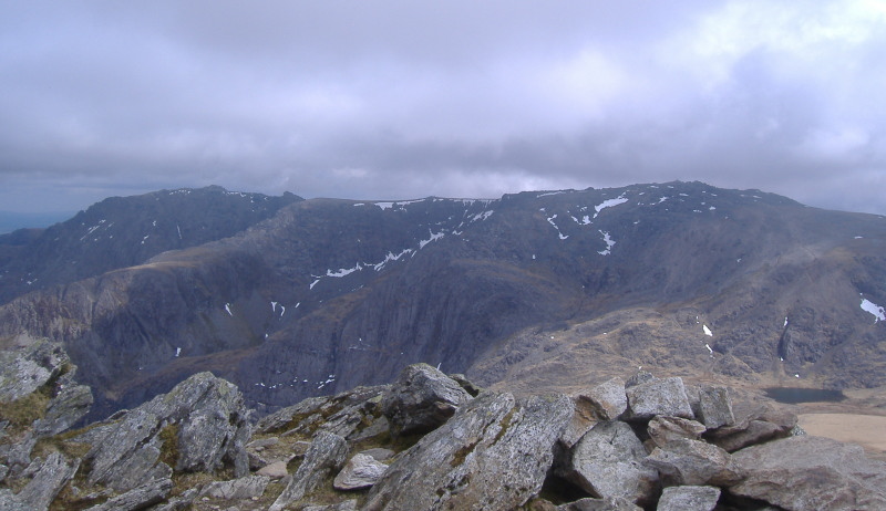 the ridge between Glyder Fawr and Glyder Fâch 