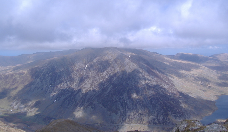 photograph looking across to Pen yr Ole Wen 