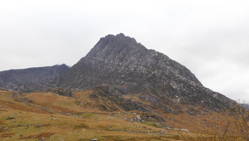  a wider view of the east face of Tryfan 