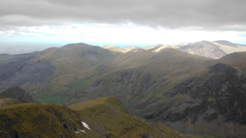  looking down on Gyrn Lâs 