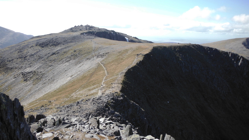  looking across to Glyder Fawr past Y Gribin 