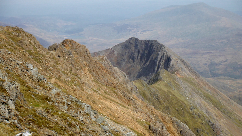  looking back down Crib y Ddysgl and Crib Goch 