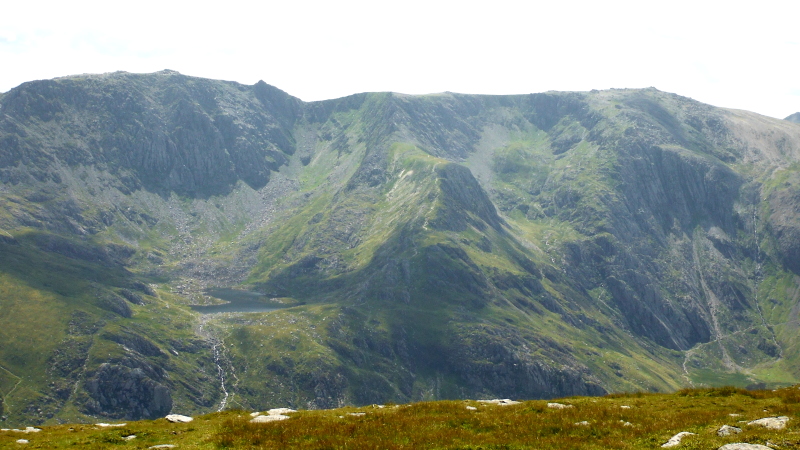  looking across to the ridge Y Gribin 