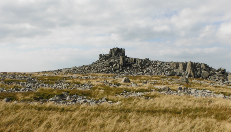  the rocky outcrop of Yr Aryg 