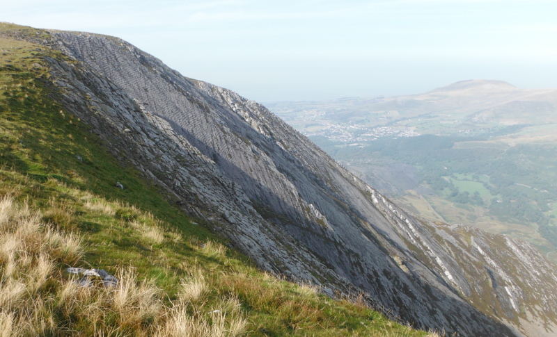  the rock face on the east side of Carnedd Filiast 