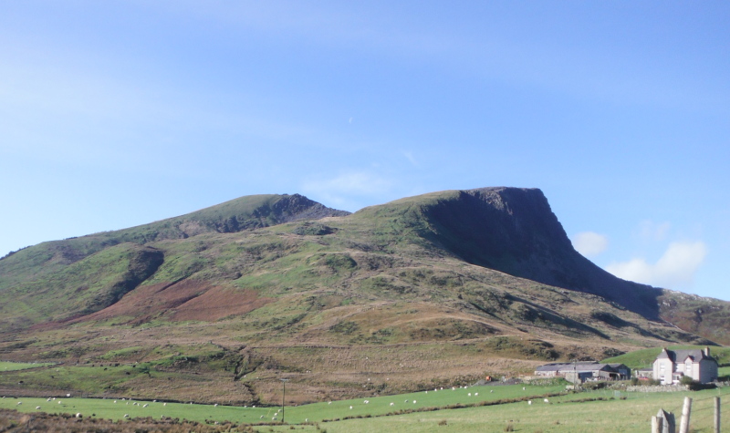  looking up to Y Garn 