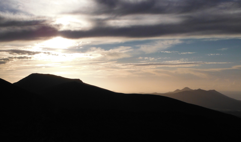  a somewhat dramatic sky above Craig Cwm Silyn 