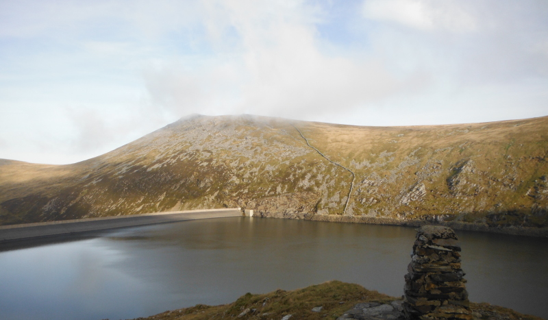  looking across to Carnedd Filiast, with the first of the cloud on the summit