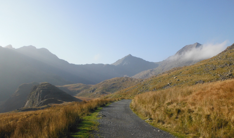  looking up to Y Lliwedd, Snowdon and Crib Goch 