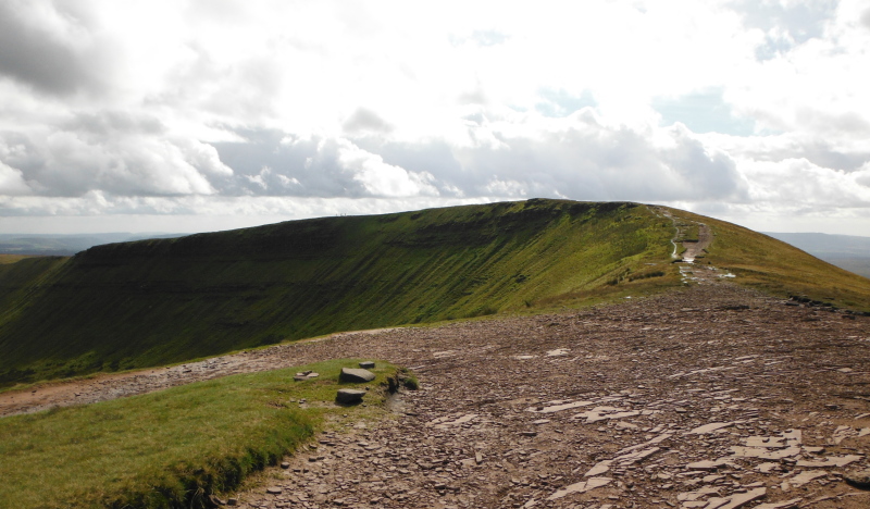  looking along the ridge Craig Gwaun Taf 