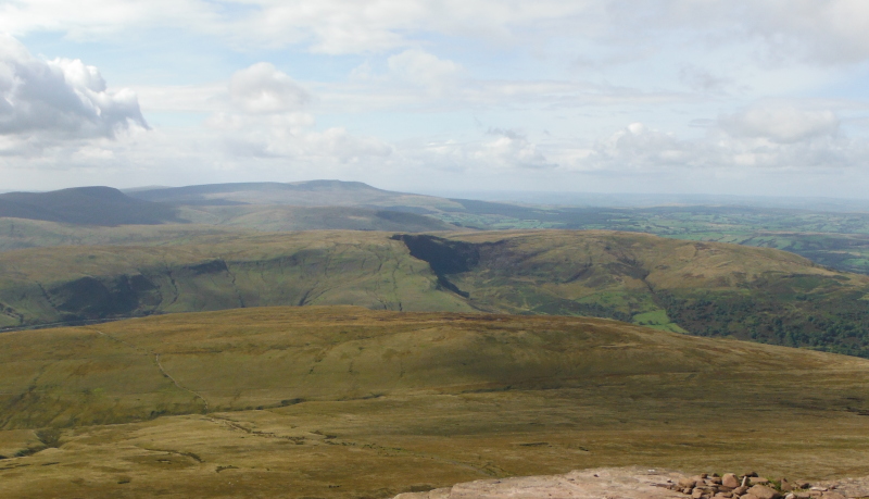  looking across to Craig Cerrig-gleisiad 