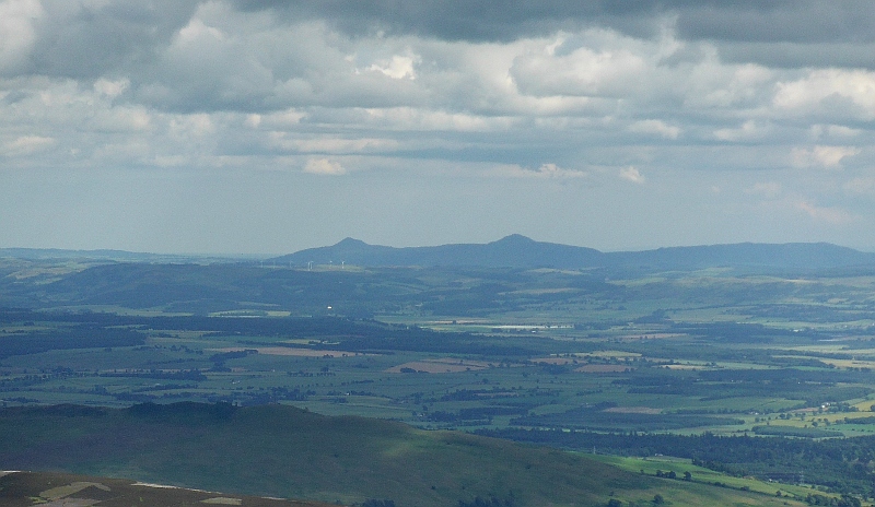  looking across to the Lomond Hills 