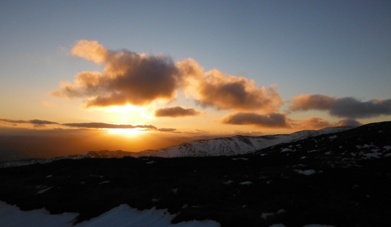  the sun behind the cloud 