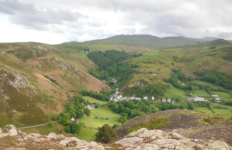  looking down from the top of Alltwen 