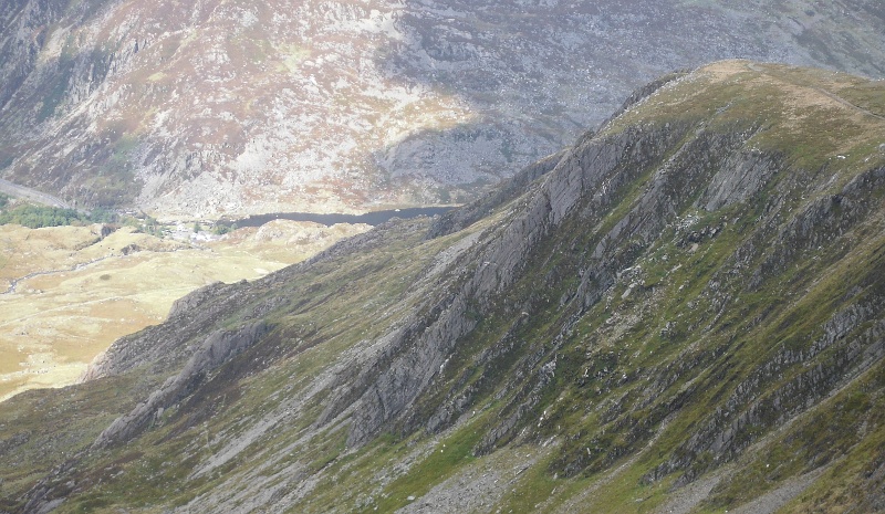  looking down to the Cneifion Arête 