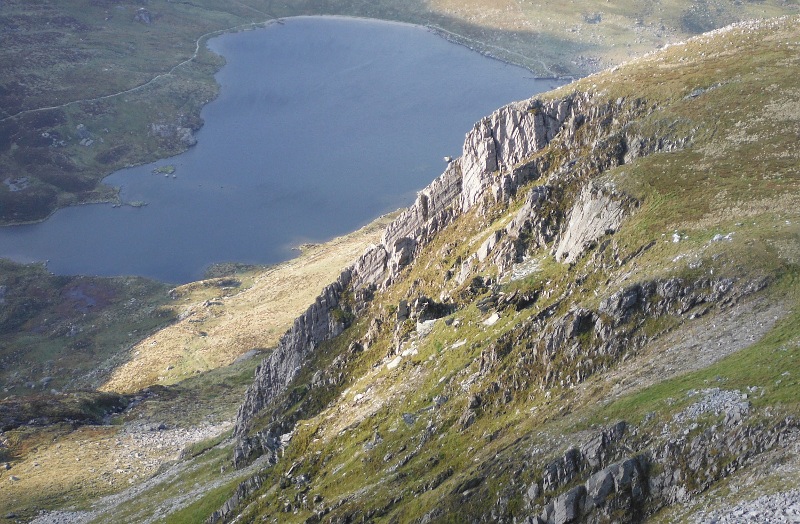  looking down to the Cneifion Arête 