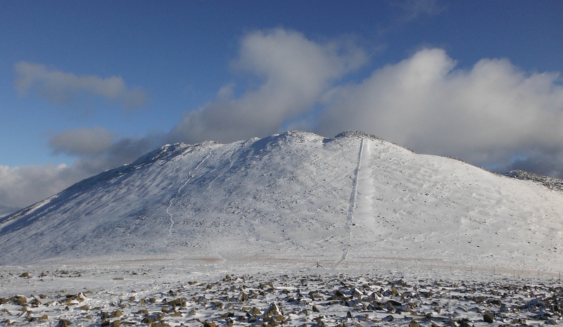  looking up at Elidir Fawr 