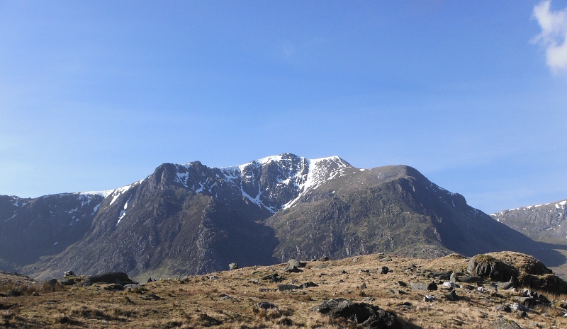  looking up to Y Garn 