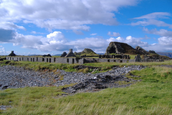 photograph of the workers` houses on Belnahua