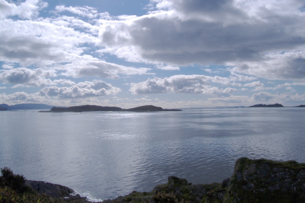 photograph of Eilean Dubh Mor and Eilean Dubh Beag 