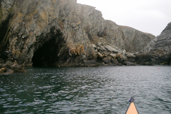 photograph of the boulders between Dinas Stack and the mainland. 