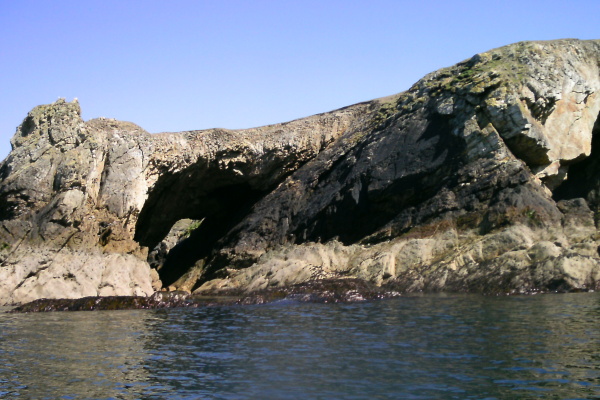 wide view of the arch 