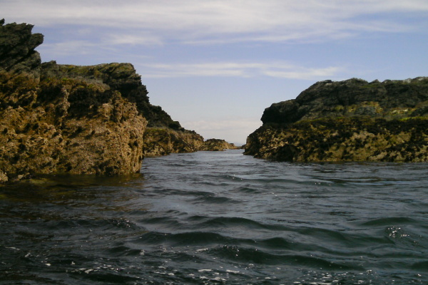 photograph of a gap between the islands 