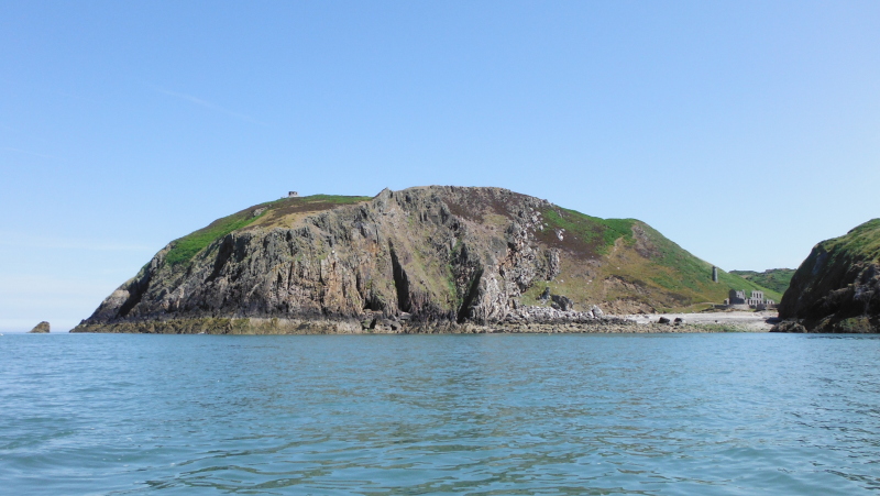  Dinas Gynfor and Porth Llanlleiana 