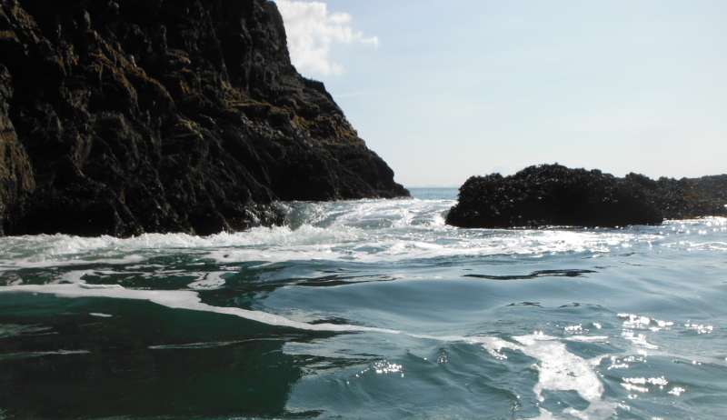  the gap through the rocks, with a surge in progress 