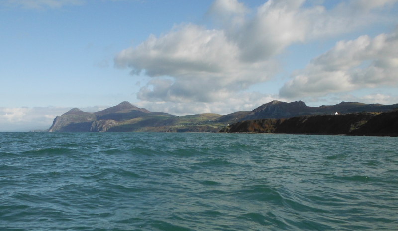  looking up the coast towards Penrhyn Glas and then Trwyn y Gorlech and Yr Eifl 