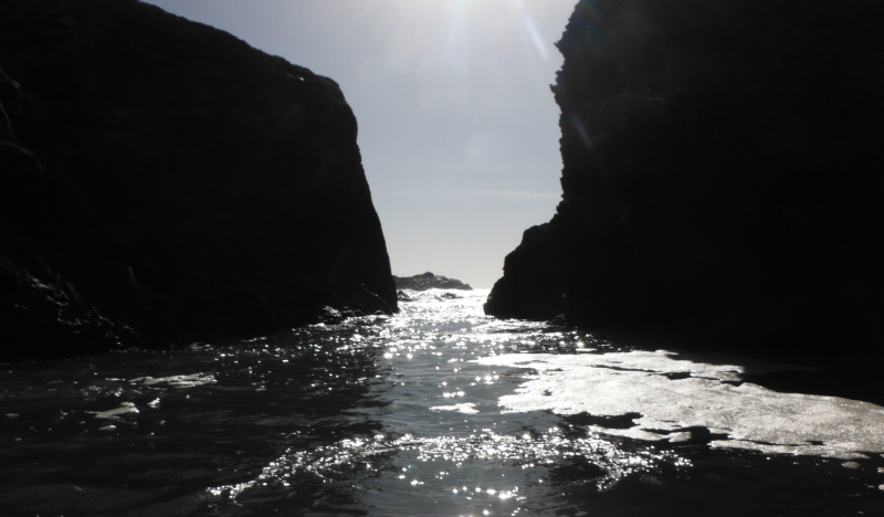 the narrow channel at the back of Penrhyn Mawr 