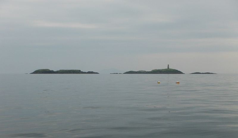  looking out to Ynysoedd Gwylanod 