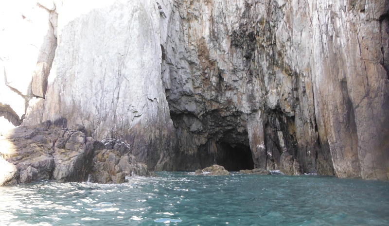  looking into the cave 