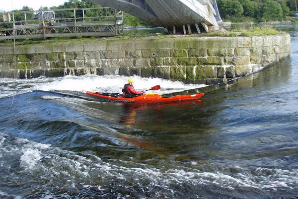 photograph of Fraser on the main wave in an Aquanaut LV RM 