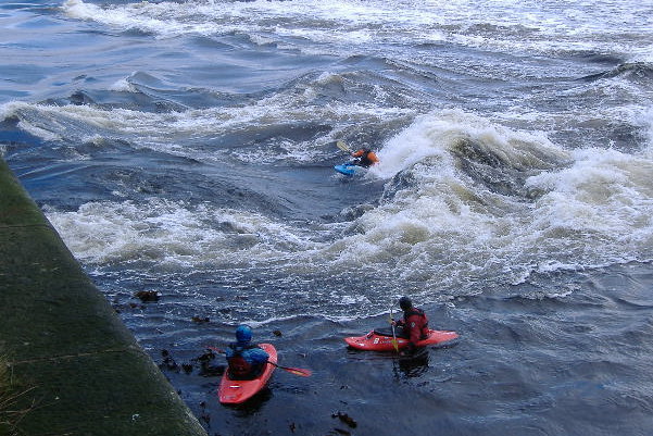 photograph of the main wave beside the north pier