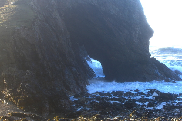 photograph of the arch on the north side of Ynys y Fydlyn 