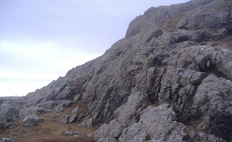  typical rocks along the outside of Wylfa Head 