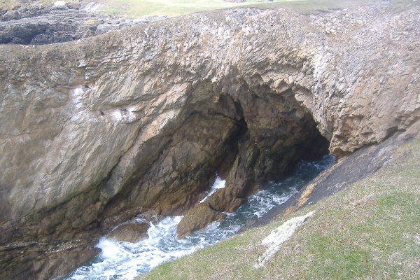 photograph of the front of the Black Arch 