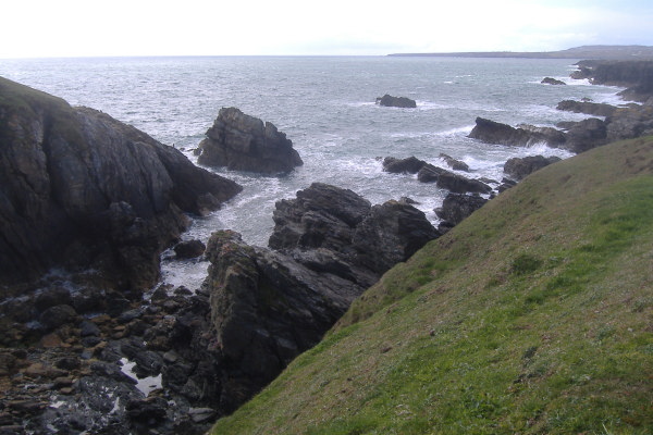 photograph of the rocks beyond the back of the Black Arch 