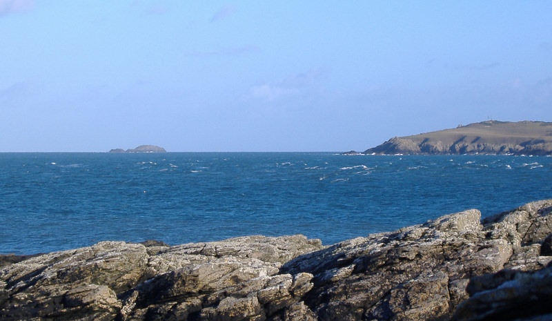  looking out to Middle Mouse and Wylfa Head 