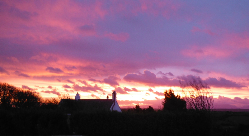 photograph of the sunrise over Snowdonia