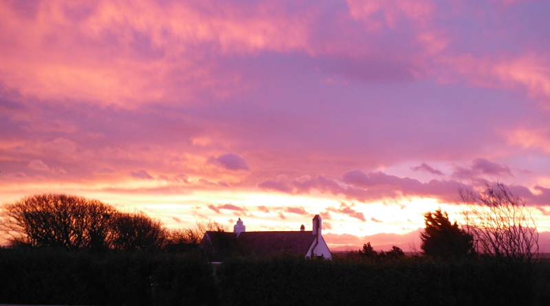 photograph of the sunrise over Snowdonia