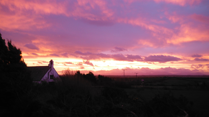 photograph of the sunrise over Snowdonia