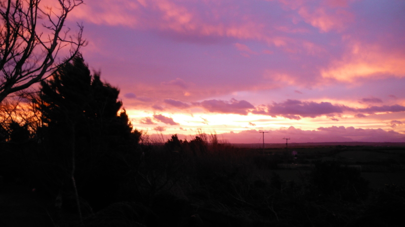 photograph of the sunrise over Snowdonia