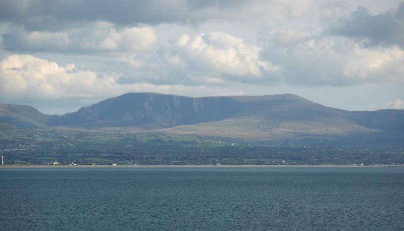  looking across to Craig Cwm Silyn 