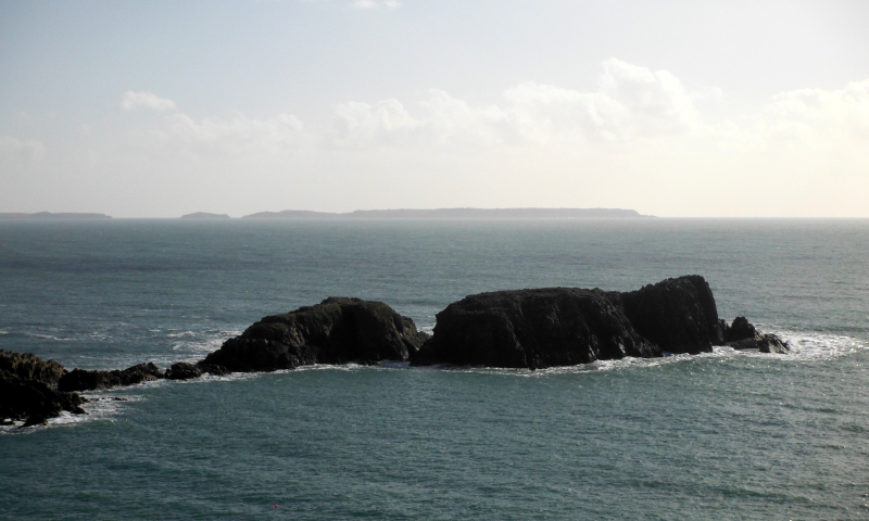  looking over Carreg yr Esgob to Skomer Island 