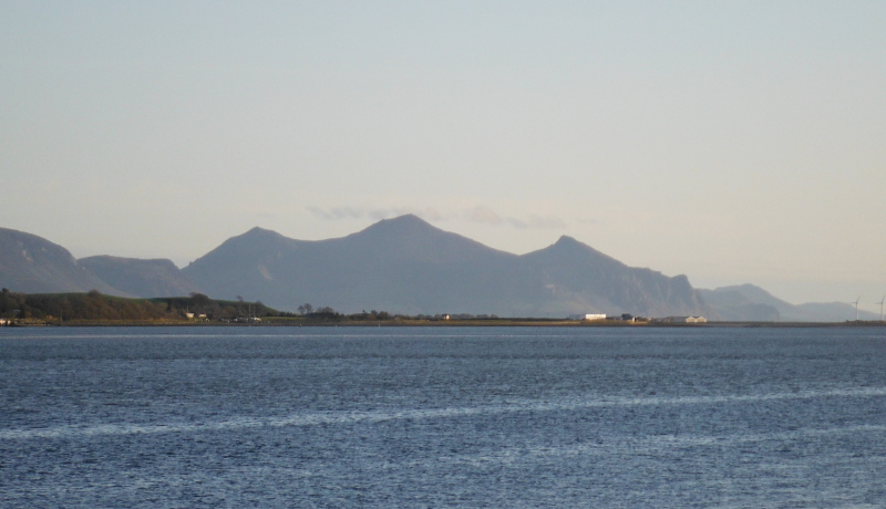  looking down the coast to Yr Eifl, and to Penrhyn Glas 