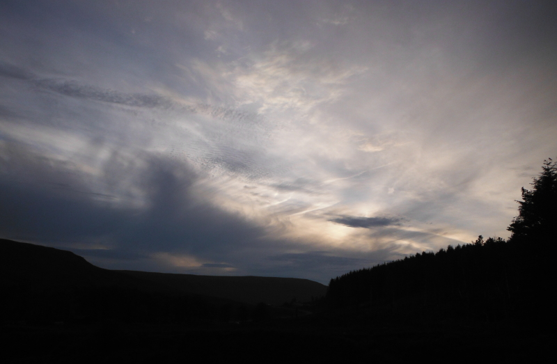  some unusual lighting in the clouds 