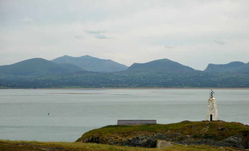  looking across to Snowdon 